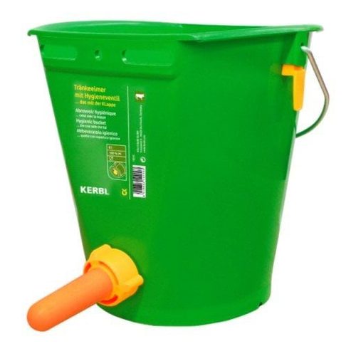 Calf feeding bucket with  hygienic valve and teat - Harvesso